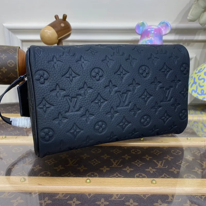 LV M59478 Louis Vuitton Dopp Kit Taurillon Monogram leather Black