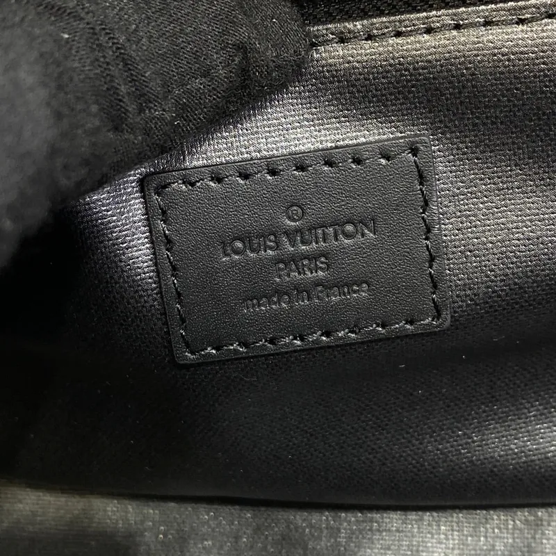 LV M59478 Louis Vuitton Dopp Kit Taurillon Monogram leather Black