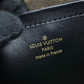 LV M80450 Louis Vuitton  Utility Crossbody Calfskin leather Black