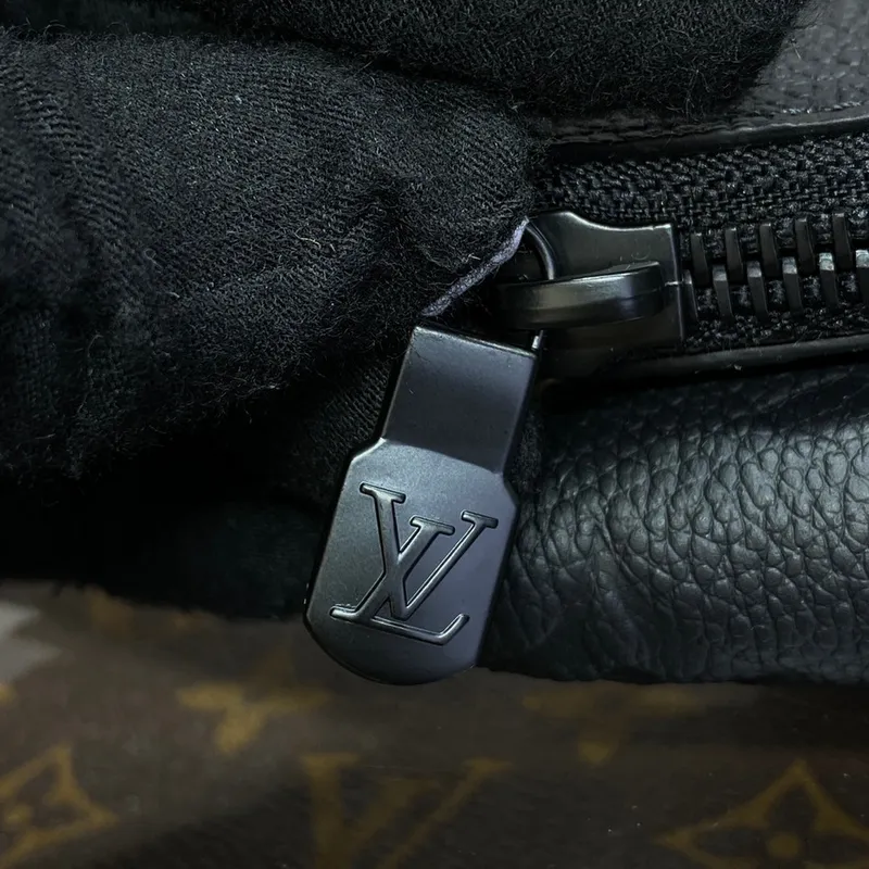 LV M82598 Louis Vuitton S Lock Pochette Monogram Empreinte Leather Black