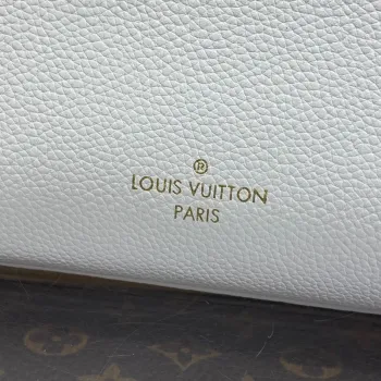 LV M23637 Louis Vuitton  Lock & Go Bag Lockme Grained Calf Leather Quartz White