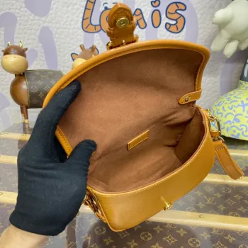 LV M23471 Louis Vuitton Saumur BB Handbag Safran Brown