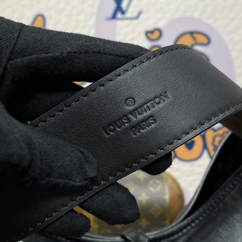 LV M25143 Louis Vuitton CarryAll Dark MM Bag Black