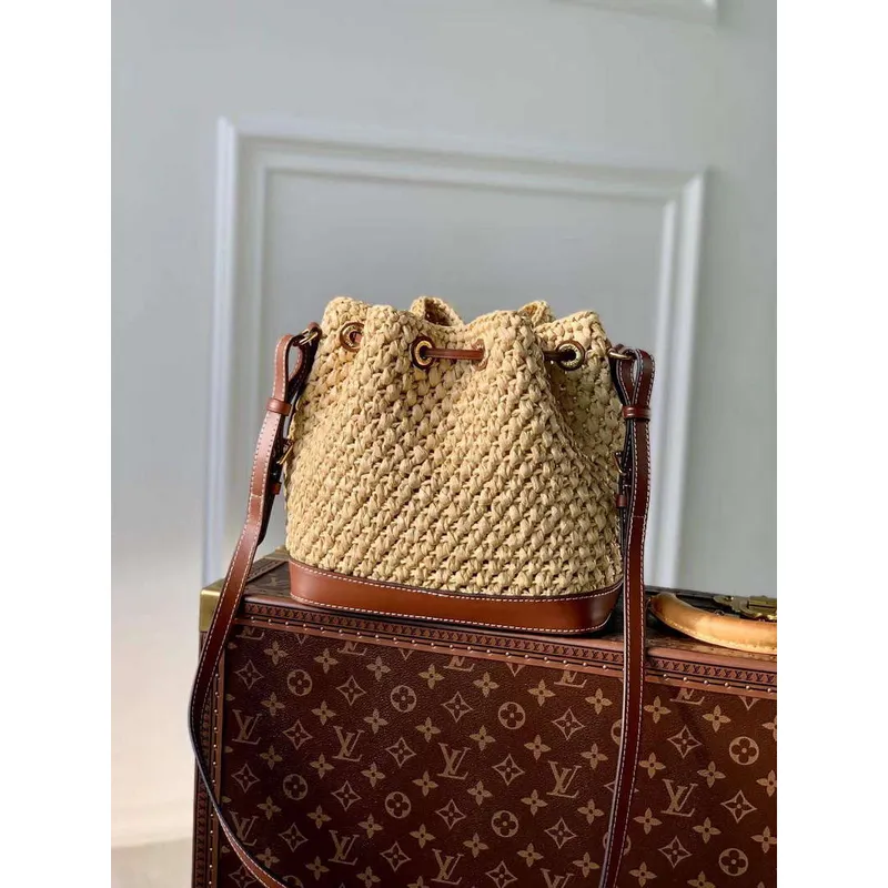 LV M24722 Louis Vuitton Noé BB Bucket Bag Natural / Tan