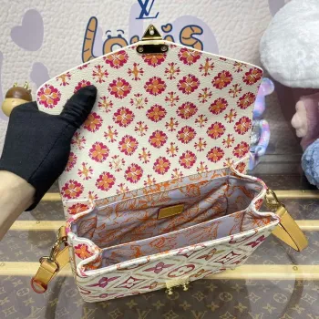 LV M11461 Louis Vuitton Pochette Métis Handbag Coral