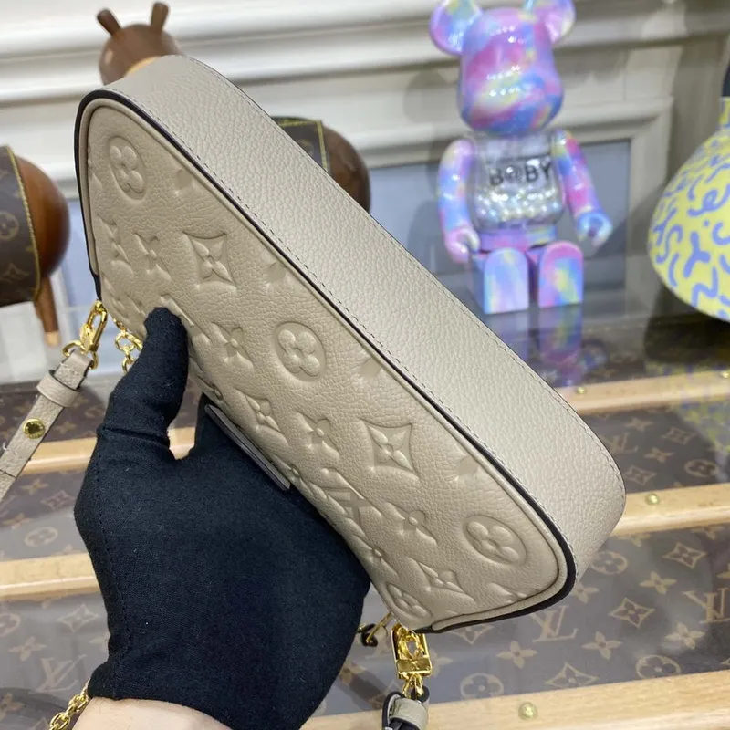 LV M81862 Louis Vuitton Easy Pouch On Strap Bag Monogram empreinte Tourterelle Beige