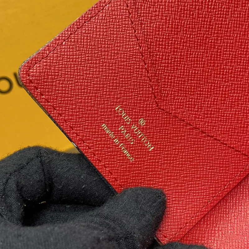 LV M83519 Louis Vuitton Passport Cover Monogram Canvas