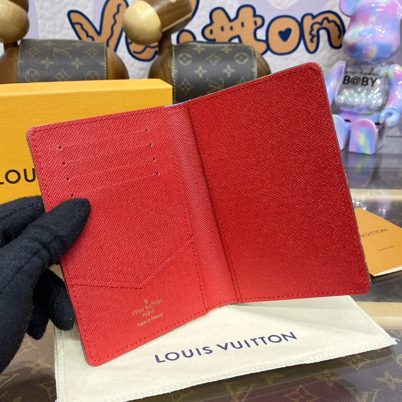 LV M83519 Louis Vuitton Passport Cover Monogram Canvas