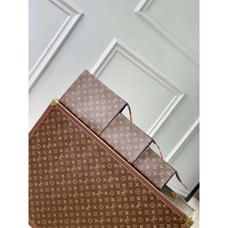 LV M47195 Louis Vuitton  Trio Toilet Pouch Bag