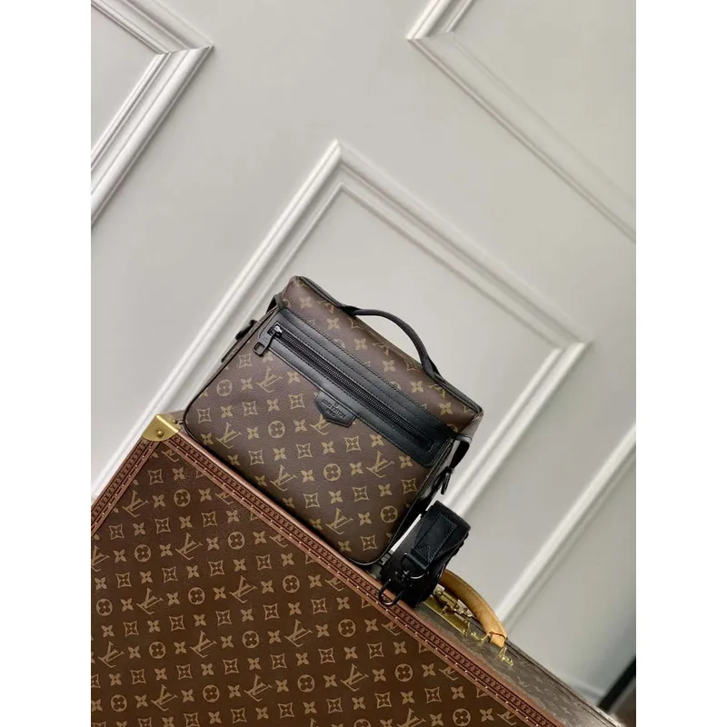 LV M46972 Louis Vuitton LV Trail Messenger Bag