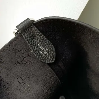 LV M21848 Louis Vuitton Blossom PM Mahina Tote Bag Black