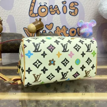 LV M47069 Louis Vuitton Locker Dopp Kit Vanilla