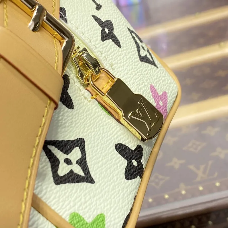 LV M47069 Louis Vuitton Locker Dopp Kit Vanilla