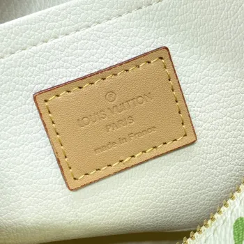 LV M47069 Louis Vuitton Locker Dopp Kit Vanilla