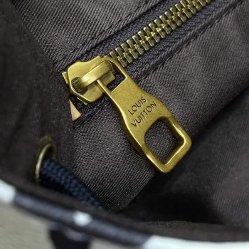 LV M25240 Louis Vuitton Christopher MM Backpack Vanilla
