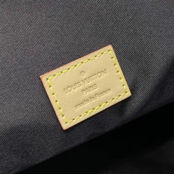 LV M25240 Louis Vuitton Christopher MM Backpack Vanilla