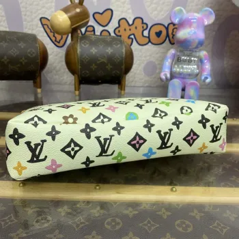 LV M83568 Louis Vuitton Pochette Voyage Souple Vanilla