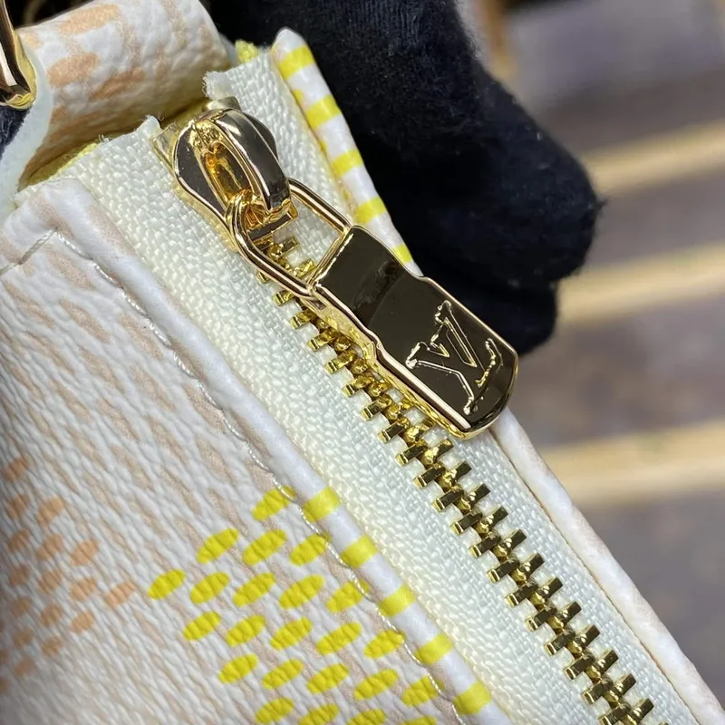 LV N40642 Louis Vuitton Pochette Accessoires Bag Peach Pink