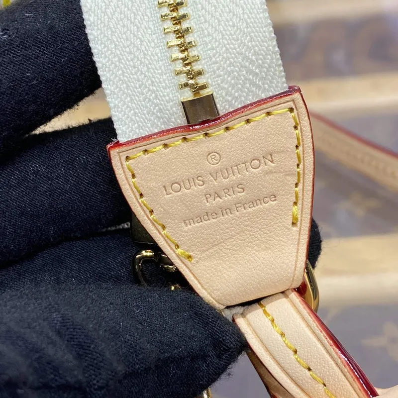 LV N40642 Louis Vuitton Pochette Accessoires Bag Peach Pink