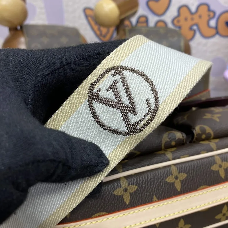 LV M46999 Louis Vuitton Vibe Handbag