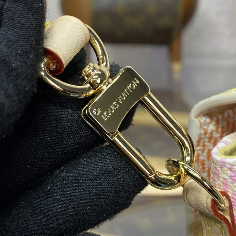 LV N40749 Louis Vuitton Pochette Métis East West Bag Peach