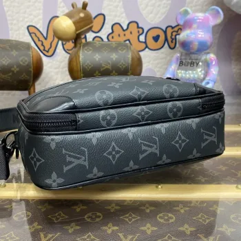 LV M46955 Louis Vuitton Alpha Messenger Bag Black