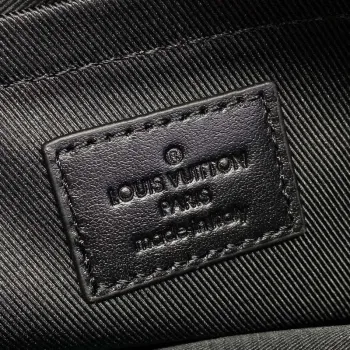 LV M46955 Louis Vuitton Alpha Messenger Bag Black