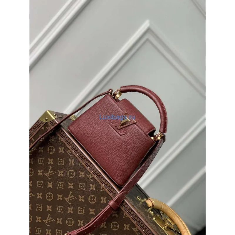 LV M25128 Louis Vuitton Capucines Mini Handbag Griotte Red
