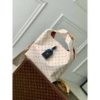 LV M24409 Louis Vuitton Atlantis GM Bag White