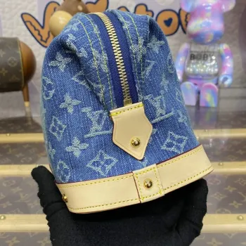 LV M24317 Louis Vuitton Pochette Cosmétique GM Blue