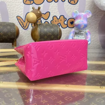 LV M24028 Louis Vuitton Reade PM Bag Neon Pink