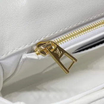 LV M24186 Louis Vuitton GO 14 MM Bag Off white