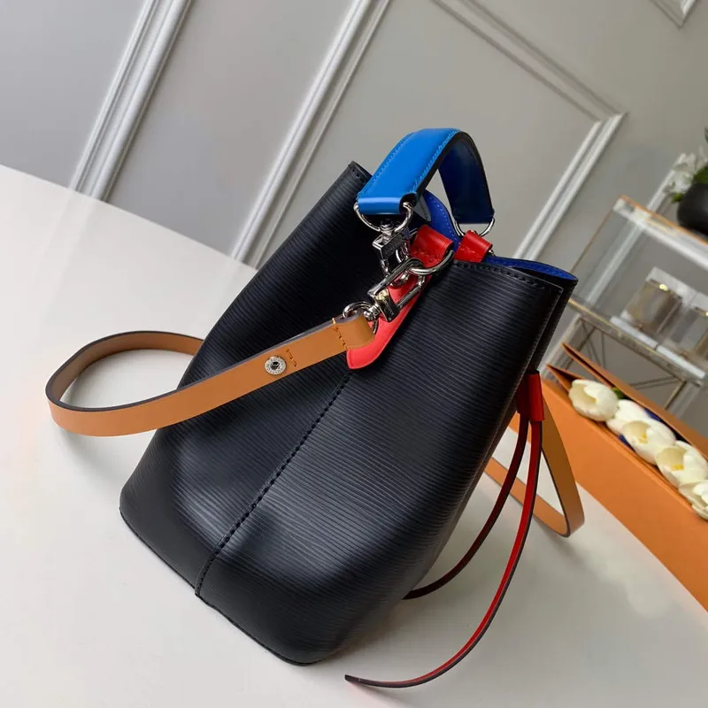 LV M54367 Louis Vuitton NéONOé BB Bucket Bag Epi leather Black