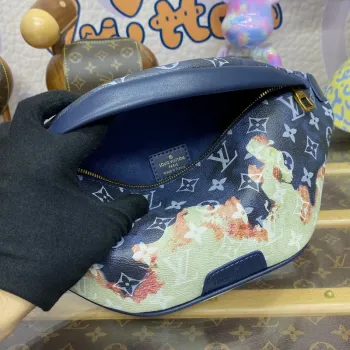 LV M23905 Louis Vuitton Discovery PM Bumbag Ink Blue