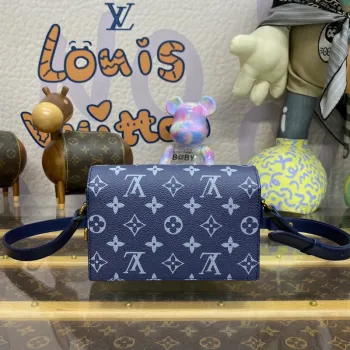 LV  M82900  Louis Vuitton Steamer Wearable Wallet Ink Blue