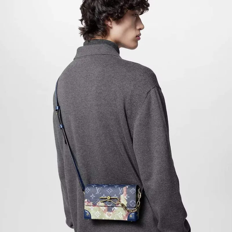 LV  M82900  Louis Vuitton Steamer Wearable Wallet Ink Blue