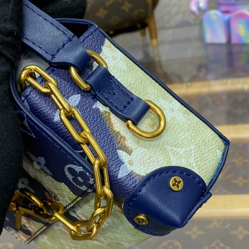 LV  M82900  Louis Vuitton Steamer Wearable Wallet Ink Blue