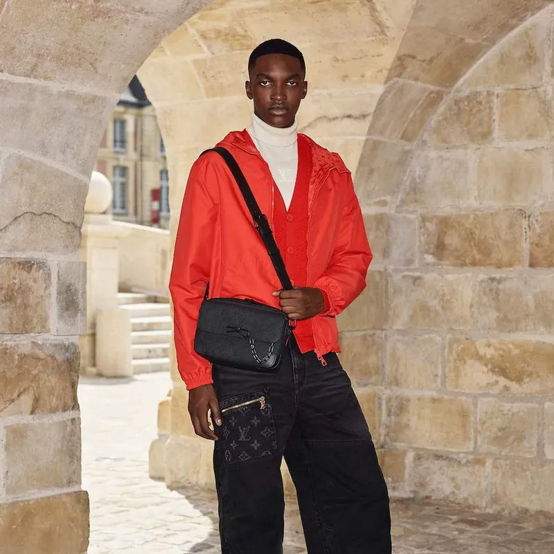 LV M23742 Louis Vuitton Steamer Messenger Bag Taurillon Monogram embossed cowhide leather