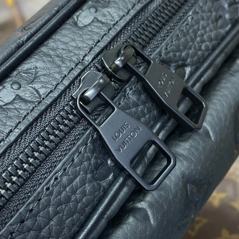 LV M23742 Louis Vuitton Steamer Messenger Bag Taurillon Monogram embossed cowhide leather