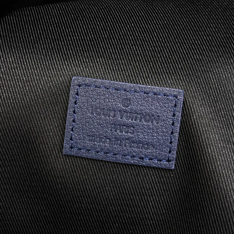LV M46557 Louis Vuitton Discovery Backpack Blue
