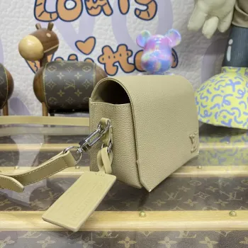 LV M82281 Louis Vuitton Fastline Wearable Wallet Sage
