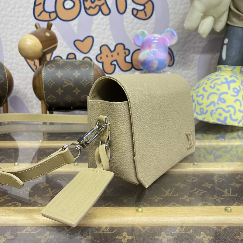 LV M82281 Louis Vuitton Fastline Wearable Wallet Sage