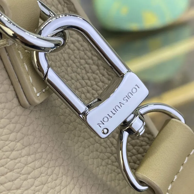 LV M82281 Louis Vuitton Fastline Wearable Wallet Sage