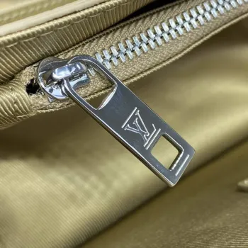 LV M82281 Louis Vuitton Fastline Wearable Wallet Sage