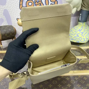 LV M82281 Louis Vuitton Fastline Wearable Wallet Sage