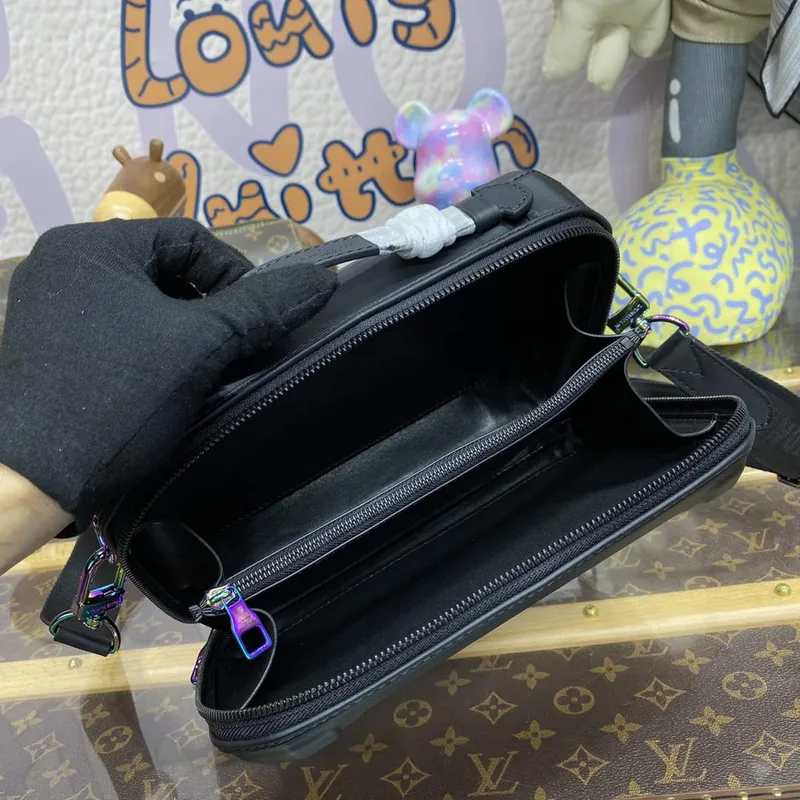 LV M21935 Louis Vuitton Future Trunk Bag Black