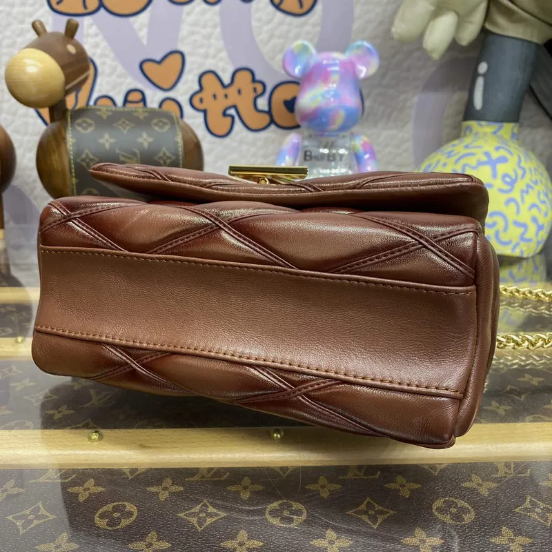 LV M23601 Louis Vuitton GO 14 MM Bag Smoked Tan
