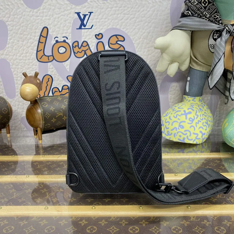 LV M23736 Louis Vuitton Pilot Slingbag Black