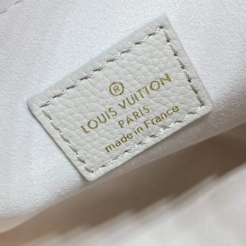 LV M23637 Louis Vuitton Lock & Go Handbag Quartz