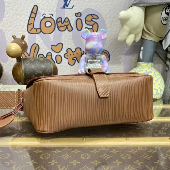 LV M23097 Louis Vuitton Montsouris Messenger Bag Cognac